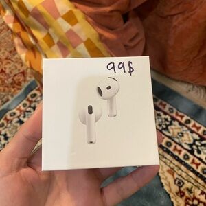 Apple White Earbuds with Charging Case